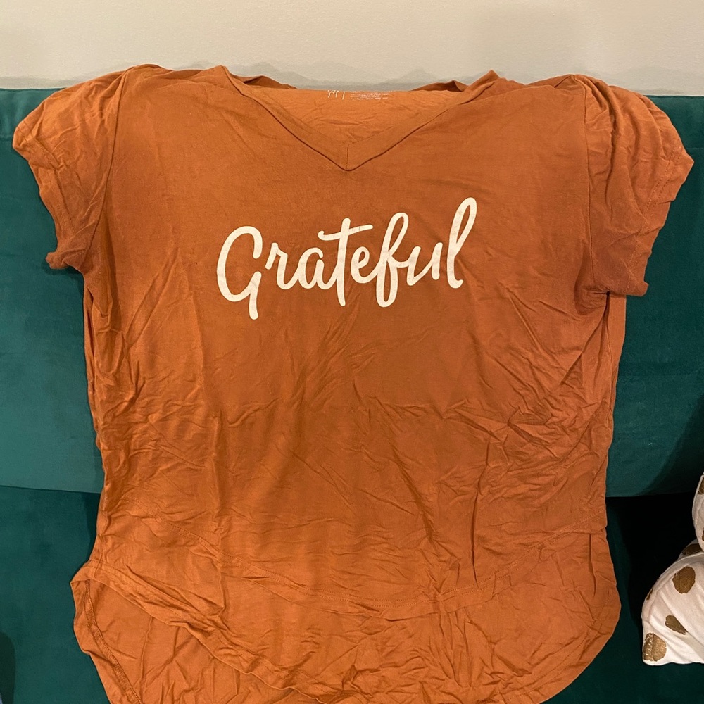 Latched mama medium nursing shirt- flowy and a bit oversized!